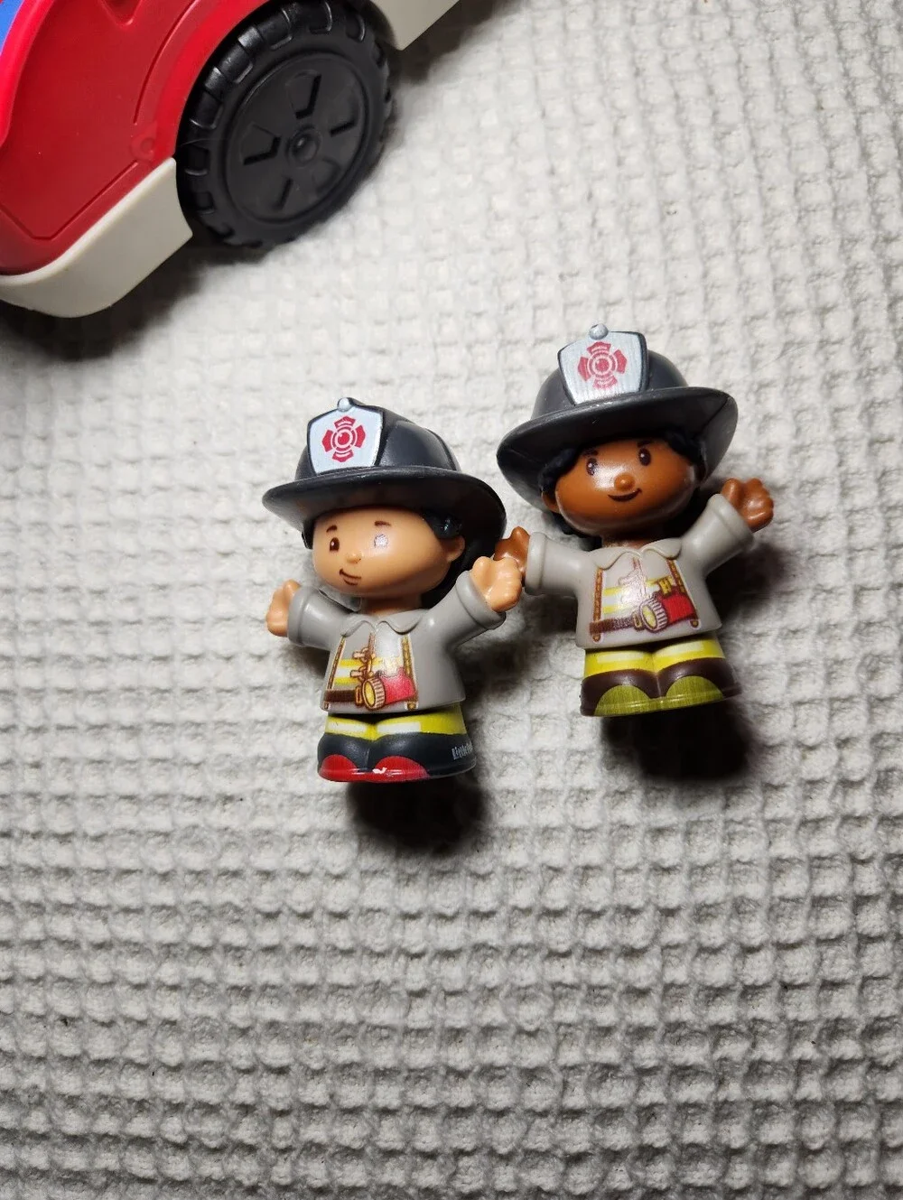 Little People Fisher-Price Red Fire Truck with Two Firefighter Figures